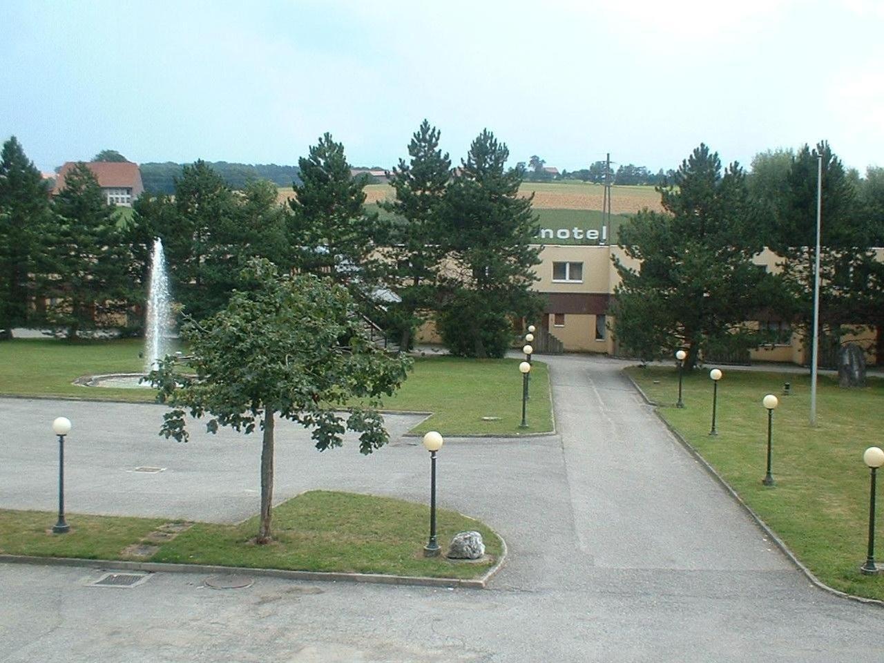 Motel - Hotel La Poularde Romont Exterior photo