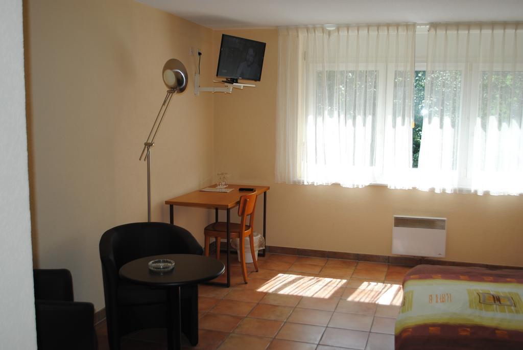 Motel - Hotel La Poularde Romont Exterior photo