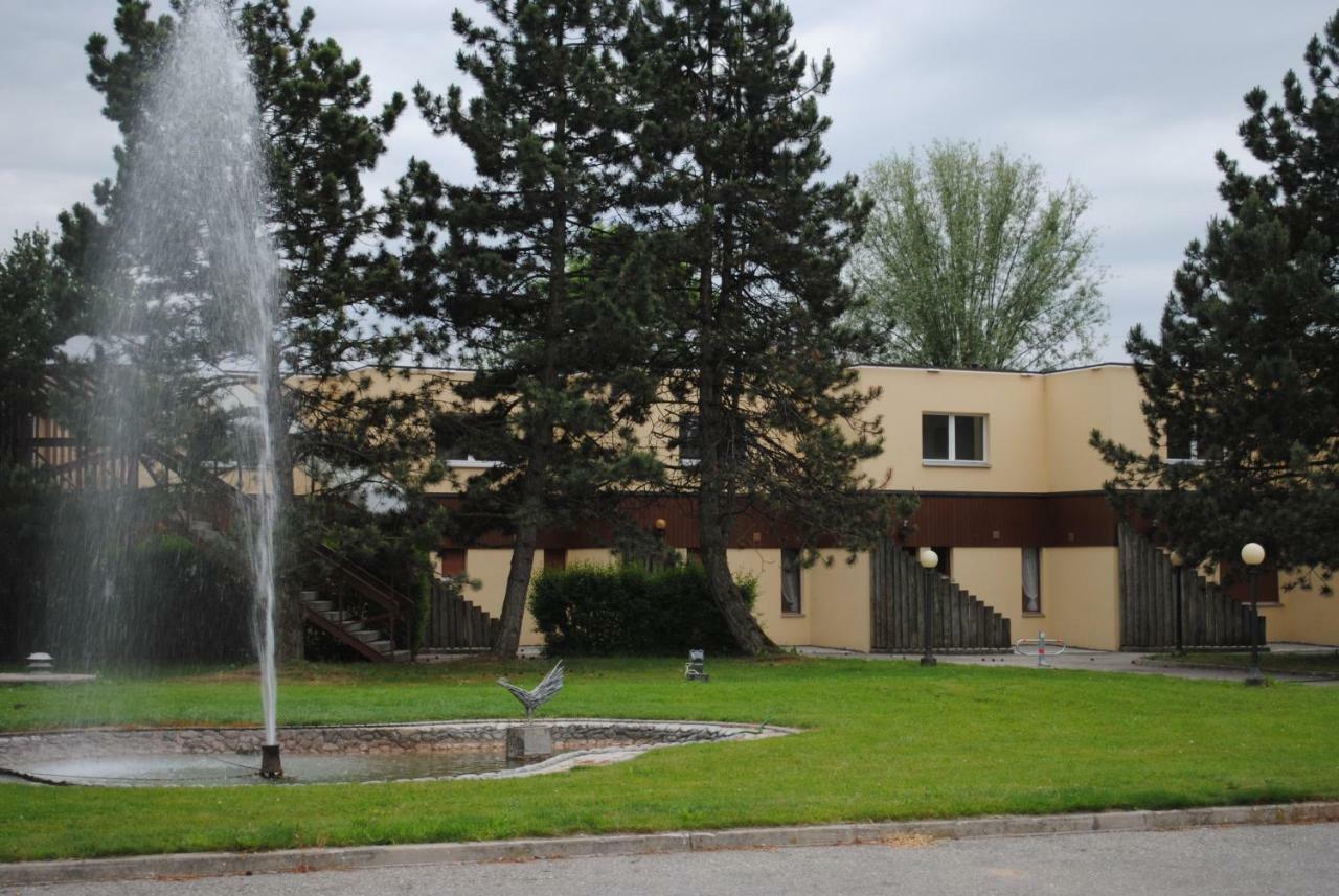 Motel - Hotel La Poularde Romont Exterior photo